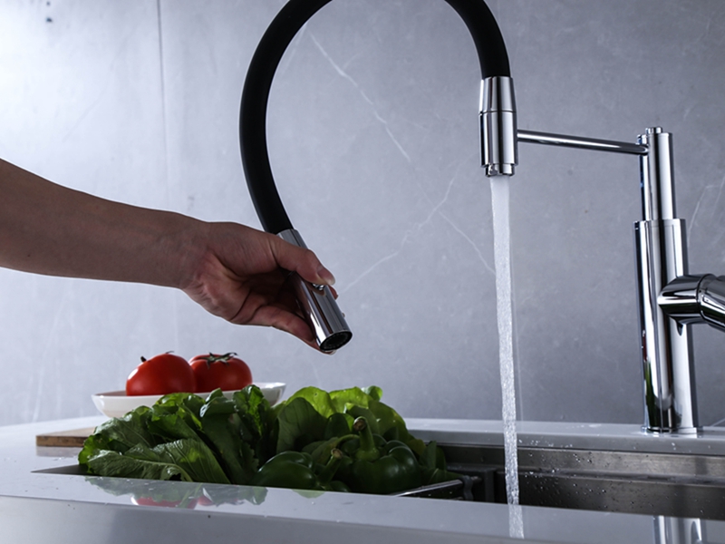 Pull Out Single Handle Kitchen Faucet 