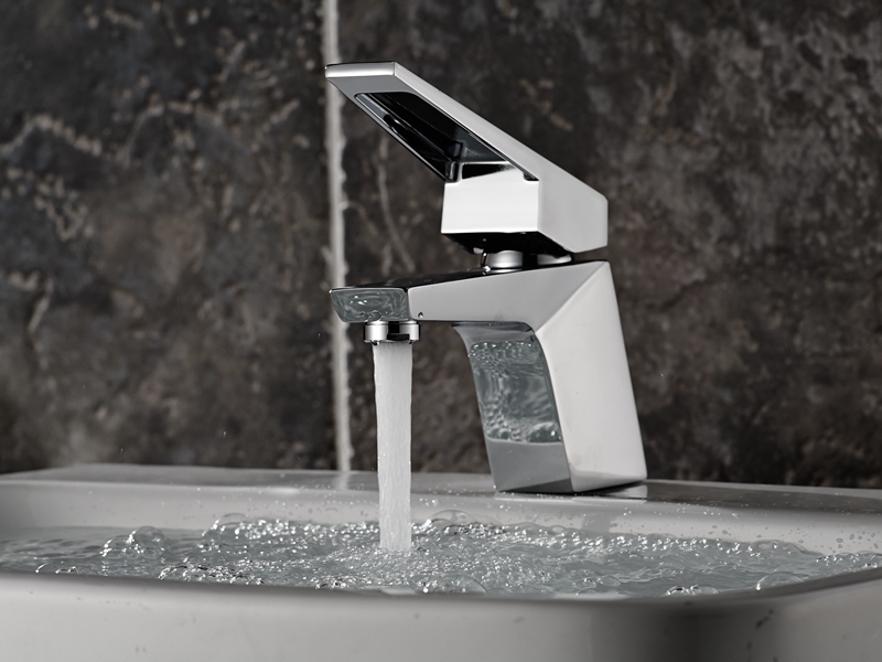 Bathroom Sink Faucets with Fashionable Design 